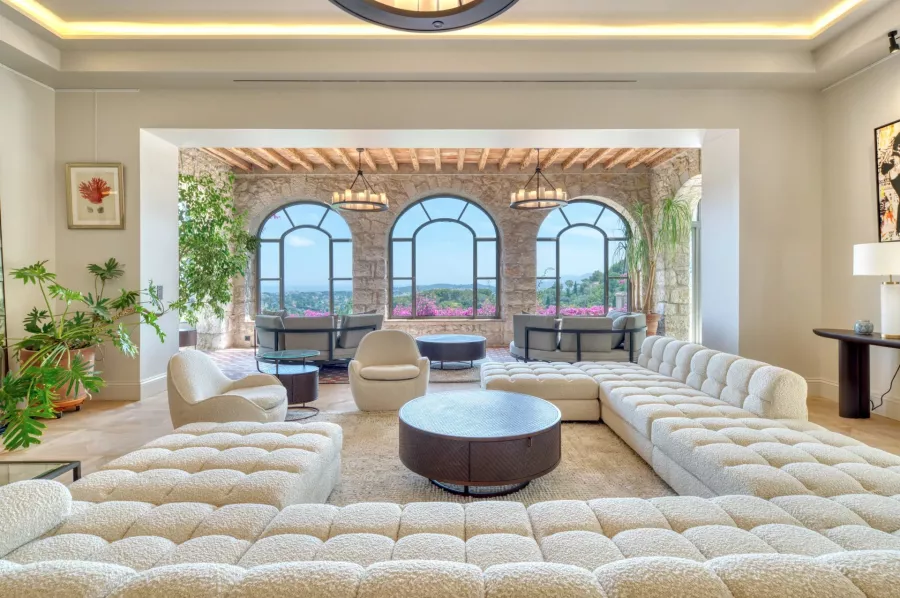 MOUGINS - Vieux Village - Superbe propriété - 2