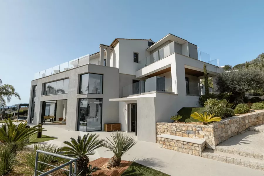 MOUGINS - Magnifique villa contemporaine - 5 chambres - 2