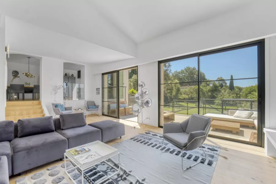 Valbonne - A pied du village - 4/5 chambres - 2