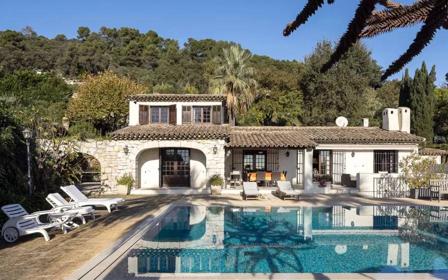 Proche Saint-Paul-de-Vence - Villa provençale avec vue dégagée sur le village - 4 chambres - 1