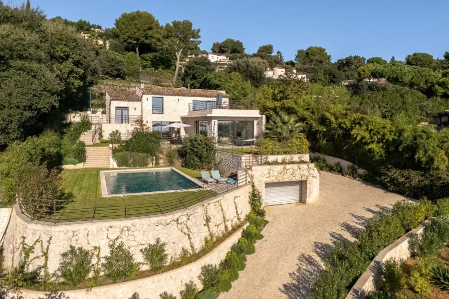 Proche Saint-Paul de Vence - Superbe propriété entièrement rénovée avec vue mer - 5 chambres - 2