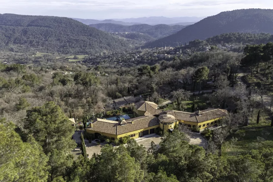 Propriété de caractère dans un écrin de verdure - 6 chambres - 2