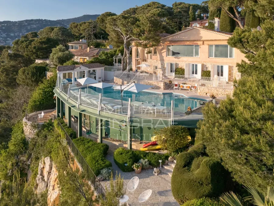 Villa Provençale de Prestige avec Vue Panoramique à Couper le Souffle - 2