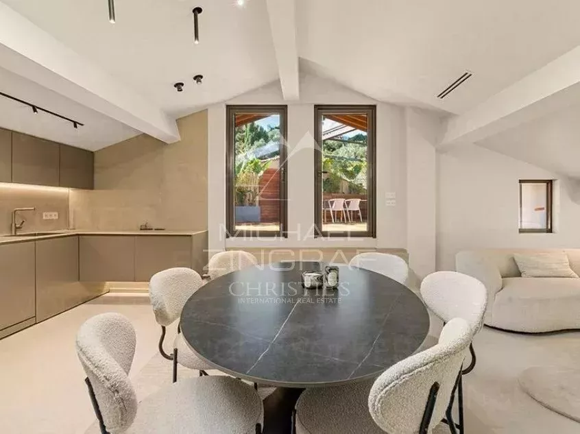 Appartement duplex rénové au centre du village - 1