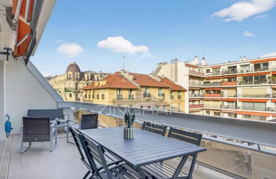 Appartement rénové avec terrasses – Carré d’Or – Nice - 1