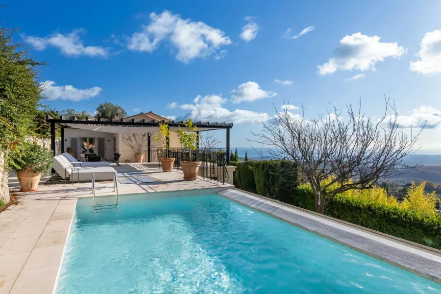 Tourrettes-sur-Loup - Villa provençale avec vue mer - 3 chambres - 2