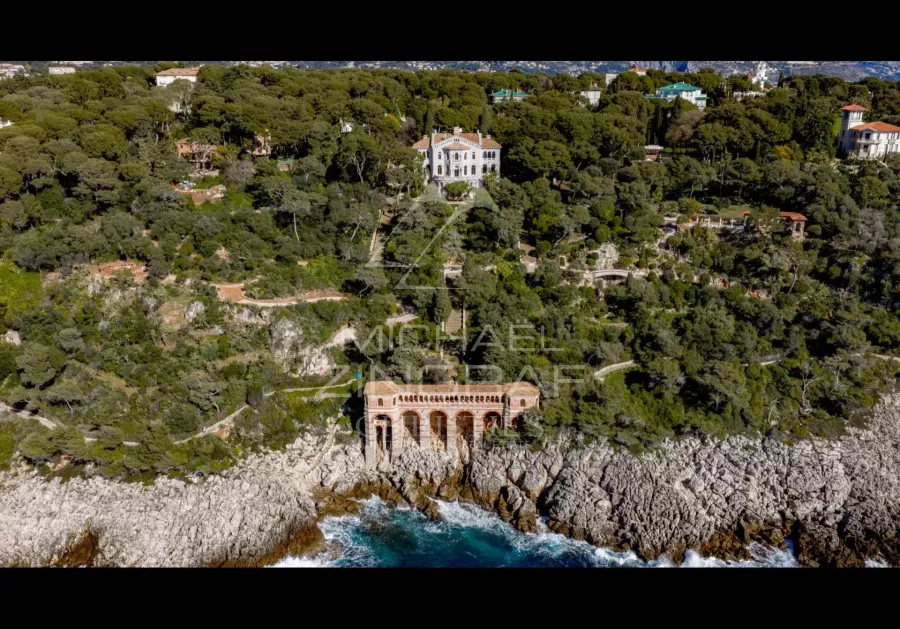 An Iconic French Riviera Estate - 1