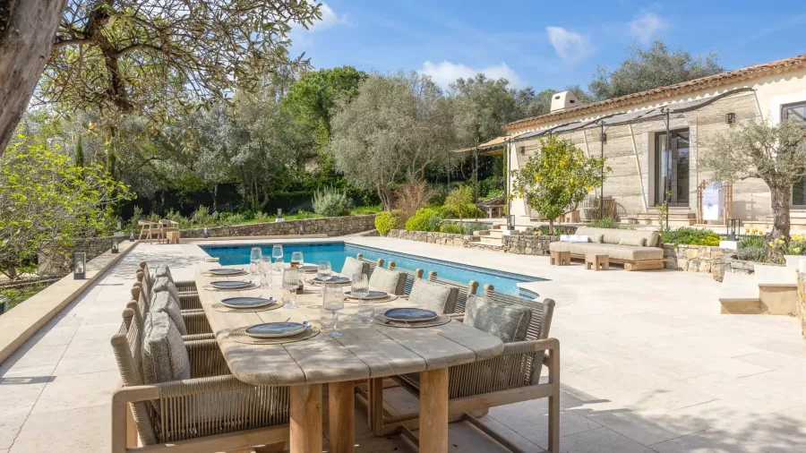 Close to Valbonne – Beautifully renovated property – 5 bedrooms - 2