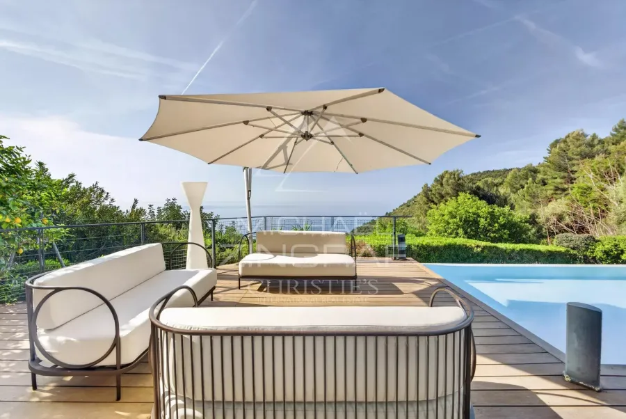 Stunning contemporary villa to rent with breathtaking sea views near Monaco - 1